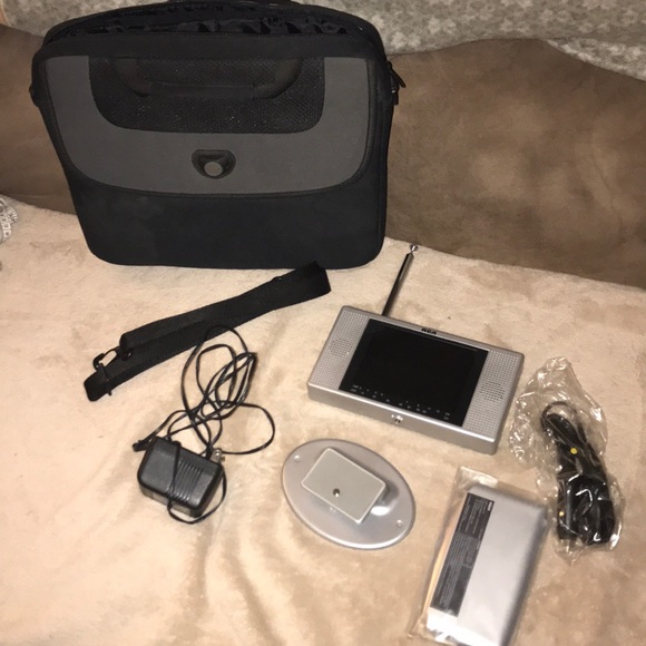 RCA lcd color TV bundle with bag 💼 - Picture 2 of 6
